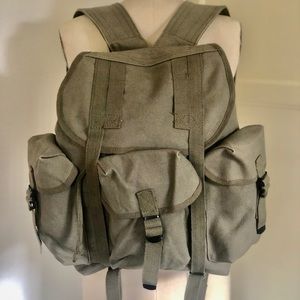Vintage military surplus backpack NWOT